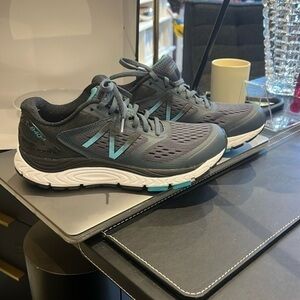 New Balance 840v4 Women's Size 7.5 Dark Grey Blue